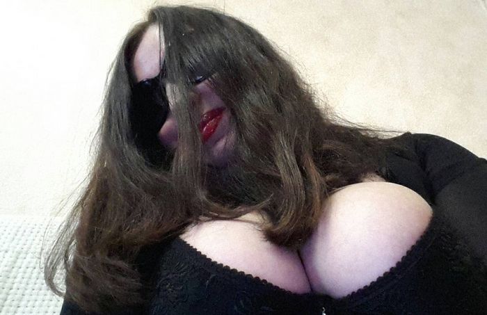 Неожиданное удовольствие: как заказать девушку на час по карте без анкет